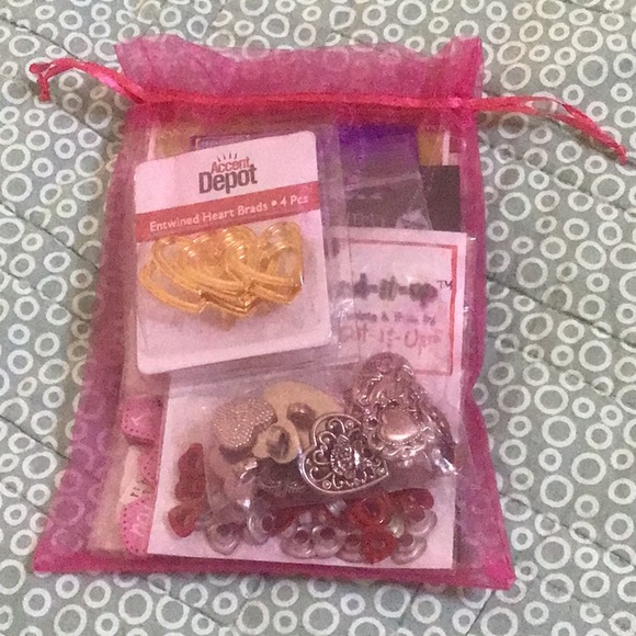 🏷 New 💕 Valentines Scrapbook Embellishment Bundle - Picture 2 of 7